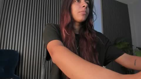 Dee online show from 09-29-25, 05:34