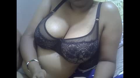 Snapshot of sisibrown97 chatting on 02-24-26, 10:02 brown online show from 02-24-26, 10:02