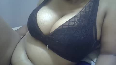 Snapshot of sisibrown97 chatting on 03-20-26, 09:25 brown online show from 03-20-26, 09:25