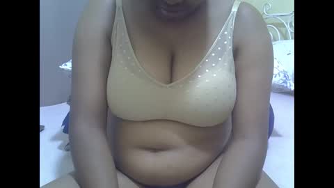 Snapshot of sisibrown97 chatting on 04-01-26, 11:46 brown online show from 04-01-26, 11:46