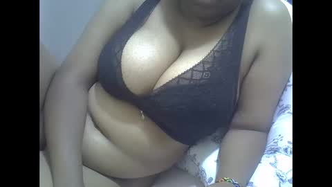 Snapshot of sisibrown97 chatting on 04-02-26, 10:29 brown online show from 04-02-26, 10:29