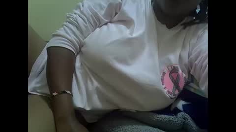 Snapshot of sisibrown97 chatting on 04-14-26, 09:37 brown online show from 04-14-26, 09:37