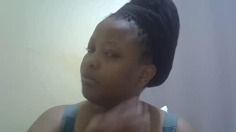 Snapshot of sisibrown97 chatting on 04-18-26, 10:32 brown online show from 04-18-26, 10:32