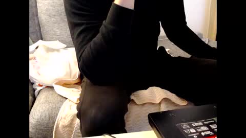 looking for older male ore female to use me sexually and be good to me ahhhhh online show from 01-20-25, 03:50