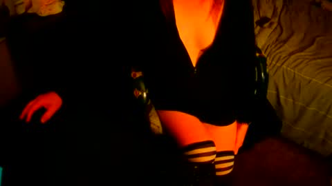 Snapshot of sissyred2314 chatting on 09-18-25, 01:46 red online show from 09-18-25, 01:46