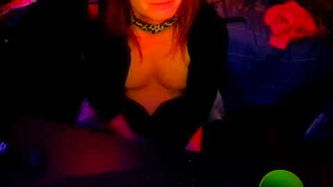 Snapshot of sissyred2314 chatting on 09-29-25, 10:09 red online show from 09-29-25, 10:09
