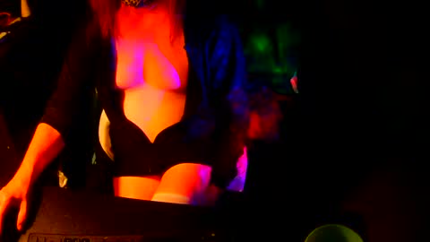 Snapshot of sissyred2314 chatting on 10-12-25, 02:21 red online show from 10-12-25, 02:21