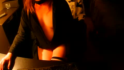 Snapshot of sissyred2314 chatting on 11-17-25, 07:25 red online show from 11-17-25, 07:25