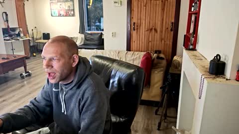 Petra online show from 03-15-26, 05:52