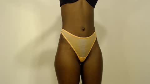 Snapshot of sizzly_ass chatting on 06-09-26, 02:39 sizzly_ass online show from 06-09-26, 02:39