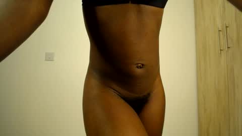 Snapshot of sizzly_ass chatting on 06-19-26, 01:10 sizzly_ass online show from 06-19-26, 01:10