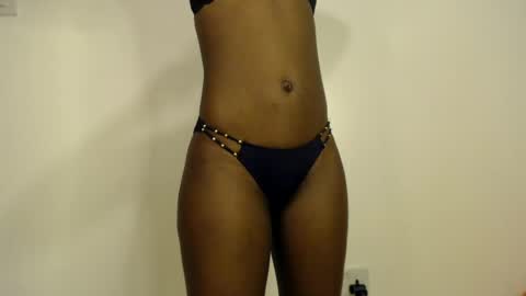 Snapshot of sizzly_ass chatting on 07-04-26, 02:18 sizzly_ass online show from 07-04-26, 02:18