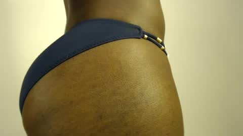 Snapshot of sizzly_ass chatting on 07-10-26, 03:00 sizzly_ass online show from 07-10-26, 03:00