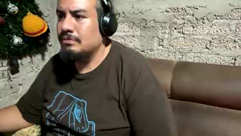 Snapshot of skinhell chatting on 07-04-26, 05:24 Elias online show from 07-04-26, 05:24