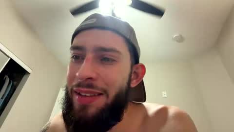 Snapshot of skinndick214 chatting on 04-25-26, 06:05 daddy online show from 04-25-26, 06:05