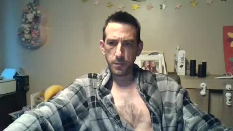 Snapshot of skinnybigcock2 chatting on 07-19-26, 04:05 SkinnyBigCock2 online show from 07-19-26, 04:05