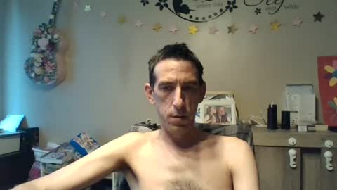 Snapshot of skinnybigcock2 chatting on 07-30-26, 05:28 SkinnyBigCock2 online show from 07-30-26, 05:28
