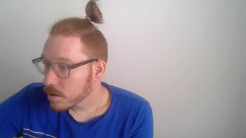 Snapshot of sklave_s chatting on 08-09-26, 11:04 sklave_s online show from 08-09-26, 11:04