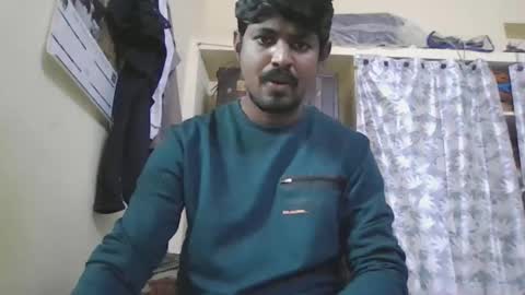 Snapshot of sklavepappu143 chatting on 01-11-26, 06:18 Indianslut1431 online show from 01-11-26, 06:18