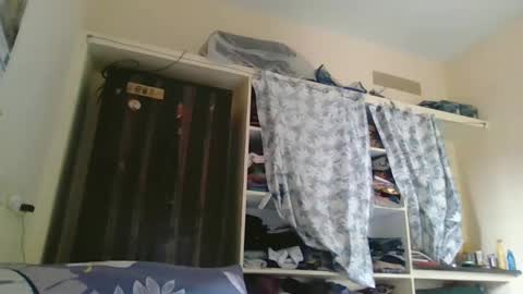 Snapshot of sklavepappu143 chatting on 02-07-26, 06:06 Indianslut1431 online show from 02-07-26, 06:06