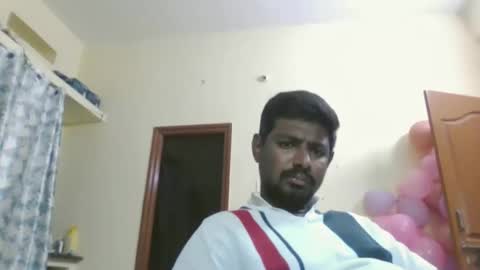 Snapshot of sklavepappu143 chatting on 02-12-26, 11:38 Indianslut1431 online show from 02-12-26, 11:38