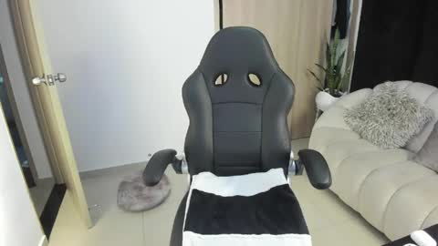  Eskoll  online show from 03-23-26, 03:10