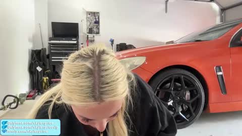 skyler online show from 10-30-25, 02:46