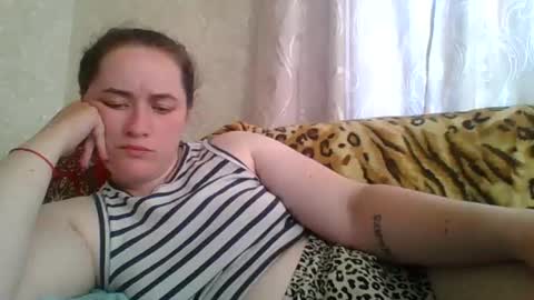 skyressie333 online show from 06-18-26, 02:21