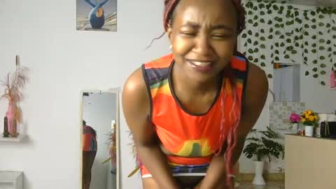 Snapshot of skyy_brown chatting on 06-27-26, 01:10 Bella online show from 06-27-26, 01:10