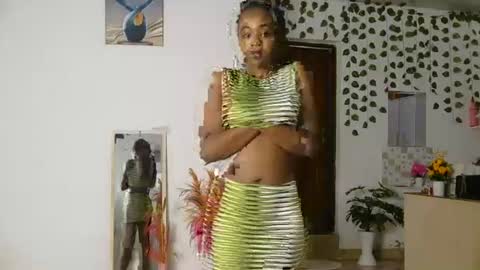 Snapshot of skyy_brown chatting on 07-05-26, 05:25 Bella online show from 07-05-26, 05:25