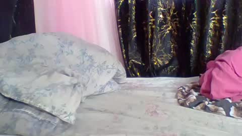 Snapshot of slim_ebony2006 chatting on 07-11-26, 07:22 Anna online show from 07-11-26, 07:22