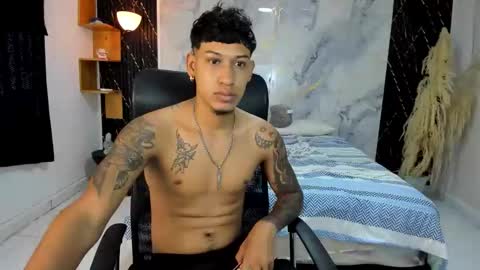 Snapshot of slim_master12 chatting on 04-25-26, 07:00 slim_master12 online show from 04-25-26, 07:00