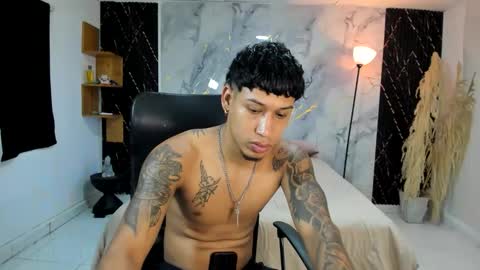 Snapshot of slim_master12 chatting on 05-05-26, 11:46 slim_master12 online show from 05-05-26, 11:46