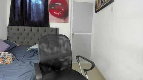 Snapshot of slim_master12 chatting on 05-27-26, 08:39 slim_master12 online show from 05-27-26, 08:39