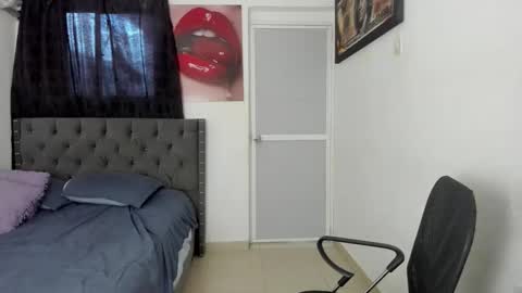 Snapshot of slim_master12 chatting on 06-09-26, 06:08 slim_master12 online show from 06-09-26, 06:08