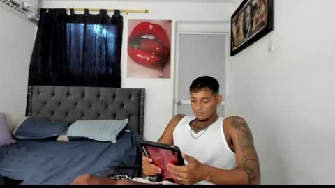 Snapshot of slim_master12 chatting on 06-17-26, 08:32 slim_master12 online show from 06-17-26, 08:32