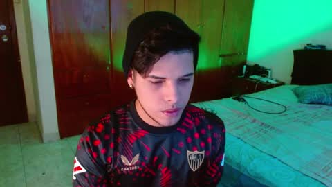 Snapshot of slogan_30 chatting on 01-21-25, 07:17 Logan online show from 01-21-25, 07:17