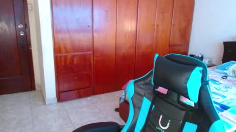 Snapshot of slogan_30 chatting on 03-05-25, 08:42 Logan online show from 03-05-25, 08:42