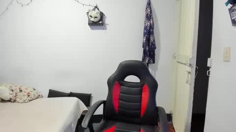 Snapshot of slone03 chatting on 12-03-25, 11:47 slone03 online show from 12-03-25, 11:47