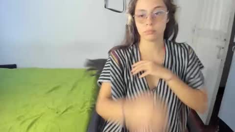 Snapshot of slone03 chatting on 04-06-26, 10:54 slone03 online show from 04-06-26, 10:54