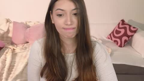 Snapshot of slow_flower chatting on 03-06-26, 12:23 Emilia online show from 03-06-26, 12:23