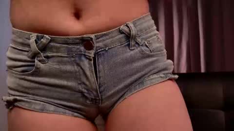 Snapshot of slow_flower chatting on 03-09-26, 12:09 Emilia online show from 03-09-26, 12:09