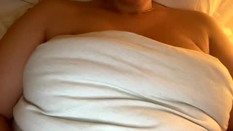 Snapshot of sluttybrunettexo21 chatting on 01-30-25, 02:15 Slutty Brunette online show from 01-30-25, 02:15