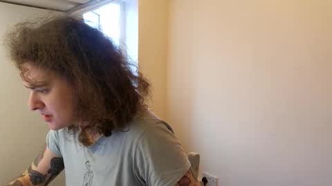 SluttySuzie17 online show from 05-17-26, 05:09