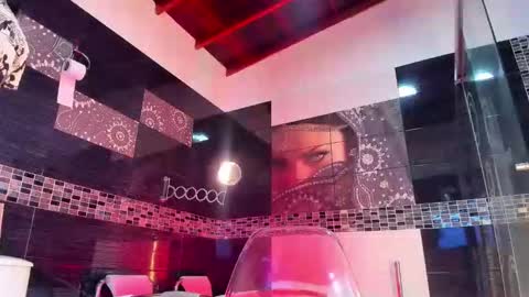 Small Hot19 online show from 10-24-25, 09:38