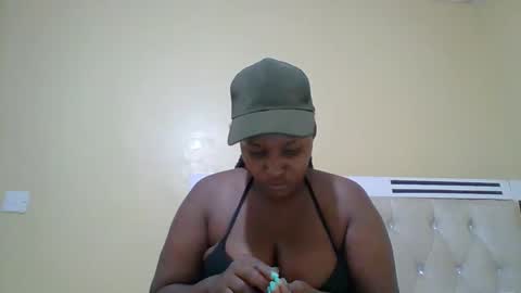Snapshot of smartqueen1 chatting on 05-11-26, 02:45 Katerina online show from 05-11-26, 02:45