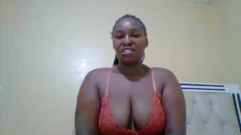 Snapshot of smartqueen1 chatting on 05-18-26, 01:24 Katerina online show from 05-18-26, 01:24