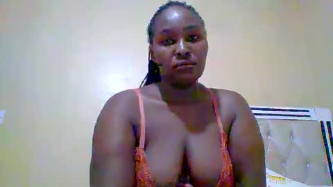 Snapshot of smartqueen1 chatting on 05-19-26, 02:07 Katerina online show from 05-19-26, 02:07
