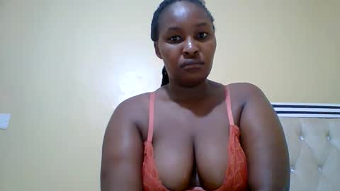 Snapshot of smartqueen1 chatting on 05-21-26, 01:12 Katerina online show from 05-21-26, 01:12