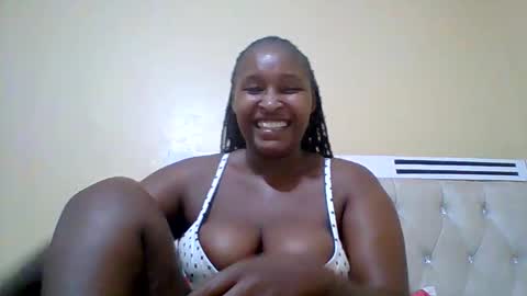 Snapshot of smartqueen1 chatting on 05-28-26, 01:30 Katerina online show from 05-28-26, 01:30